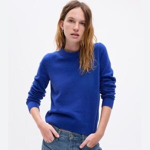 NWT Gap Sweater Mosaic Blue - Small